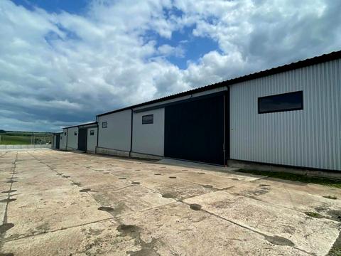 комерційна за адресою Центральна вул., 1