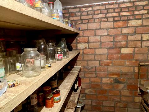 дом по адресу Братская ул.