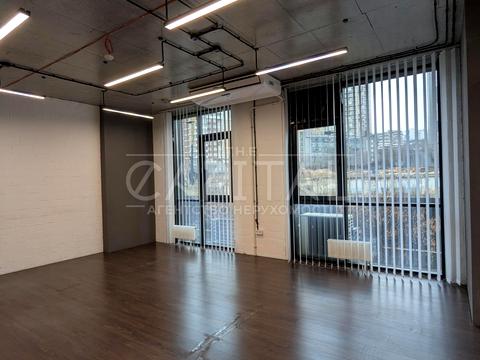 комерційна за адресою Предславинська вул., 57