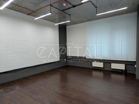 комерційна за адресою Предславинська вул., 57