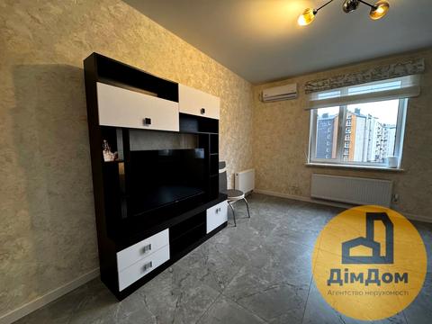 квартира за адресою Героїв Крут вул., 8