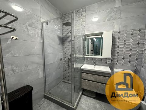 квартира за адресою Героїв Крут вул., 8