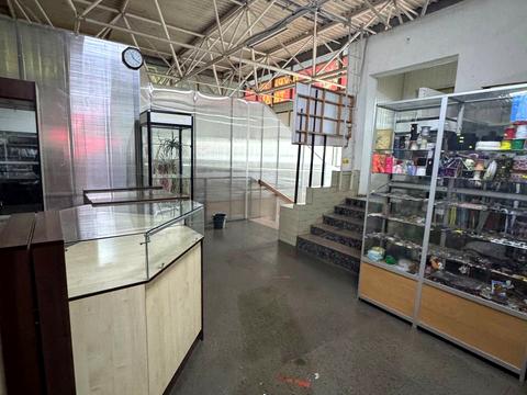 комерційна за адресою Київ, Братства Тарасівців вул. (Декабристів), 7