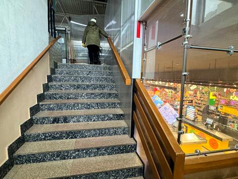 комерційна за адресою Київ, Братства Тарасівців вул. (Декабристів), 7