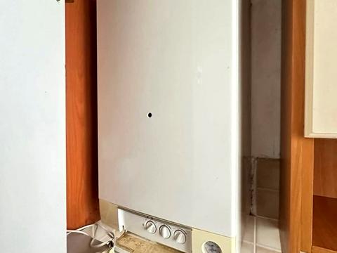 квартира за адресою Броварна вул., 14