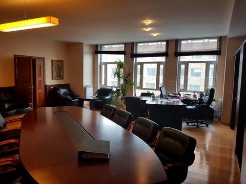 комерційна за адресою Саксаганського вул., 119