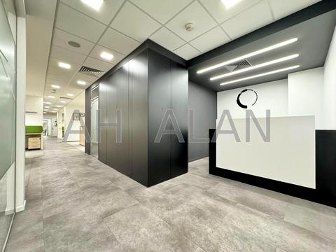 комерційна за адресою Спортивна пл., 3