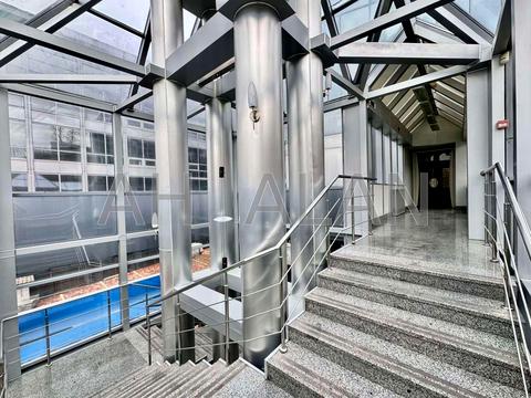 комерційна за адресою Спортивна пл., 3