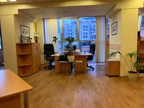 комерційна за адресою Велика Васильківська вул. (Червоноармійська), 64