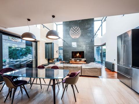 будинок за адресою с. Лебедівка, Центральна