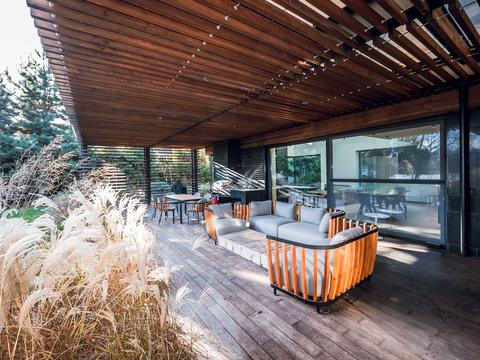 будинок за адресою с. Лебедівка, Центральна