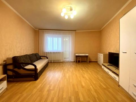 квартира за адресою Срібнокільська вул., 12