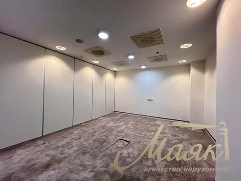 комерційна за адресою Київ, Богдана Хмельницького вул., 52