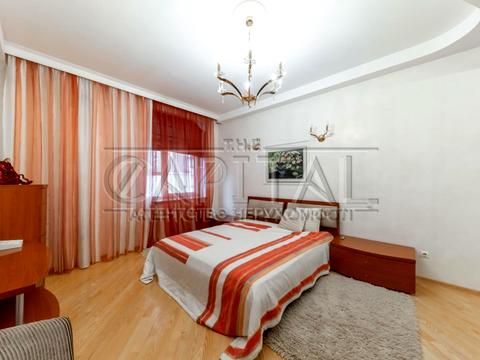 квартира за адресою Старонаводницька вул., 13