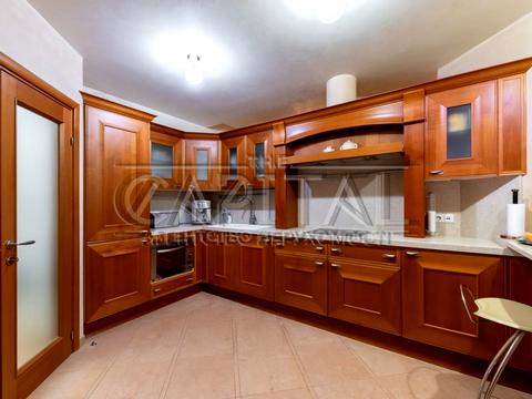 квартира за адресою Старонаводницька вул., 13