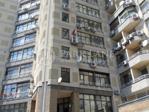 паркомісце за адресою Володимирська вул., 49-А