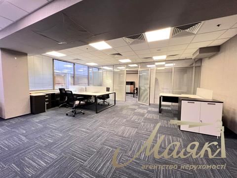 комерційна за адресою Богдана Хмельницького вул., 52