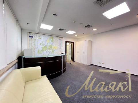 комерційна за адресою Київ, Богдана Хмельницького вул., 52