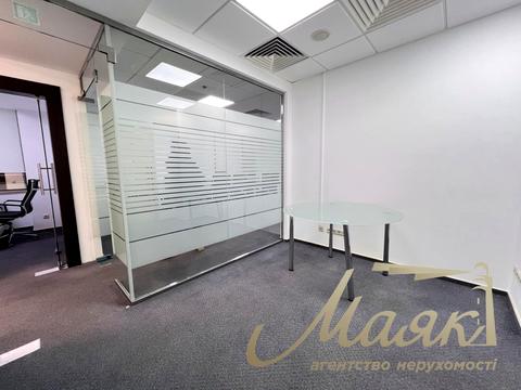 комерційна за адресою Київ, Богдана Хмельницького вул., 52