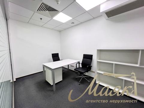 комерційна за адресою Київ, Богдана Хмельницького вул., 52