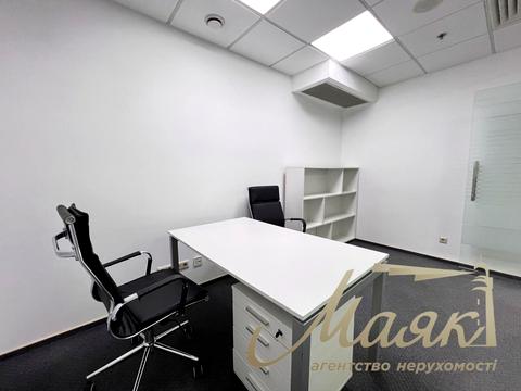 комерційна за адресою Київ, Богдана Хмельницького вул., 52