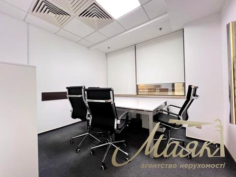 комерційна за адресою Київ, Богдана Хмельницького вул., 52