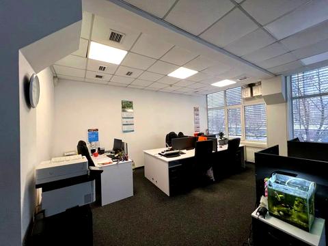 комерційна за адресою Київ, Дегтярівська вул., 52