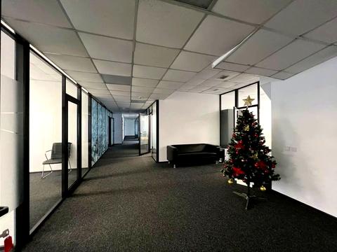 комерційна за адресою Київ, Дегтярівська вул., 52