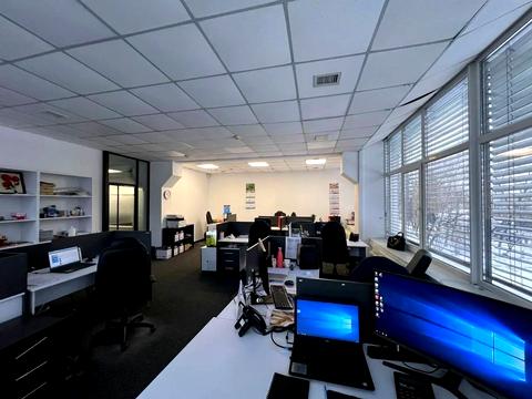 комерційна за адресою Київ, Дегтярівська вул., 52