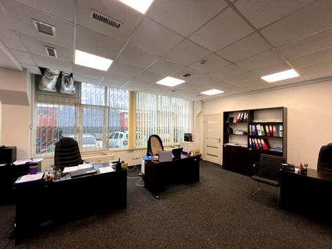 комерційна за адресою Київ, Дегтярівська вул., 52