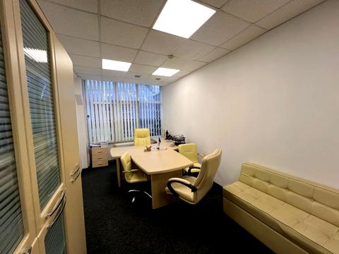 комерційна за адресою Київ, Дегтярівська вул., 52