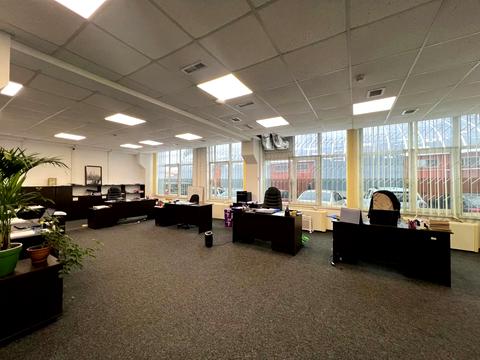 комерційна за адресою Київ, Дегтярівська вул., 52