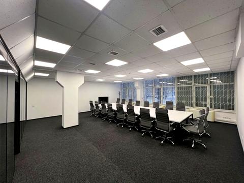 комерційна за адресою Київ, Дегтярівська вул., 52