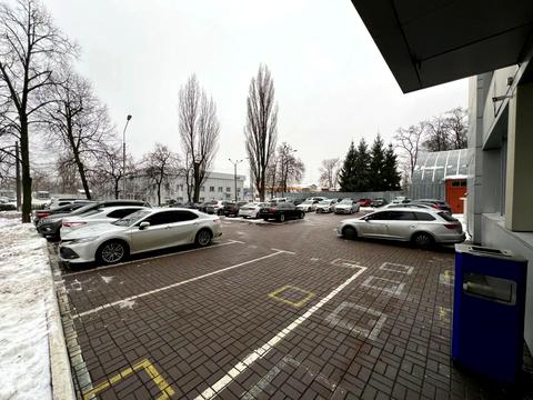 комерційна за адресою Київ, Дегтярівська вул., 52