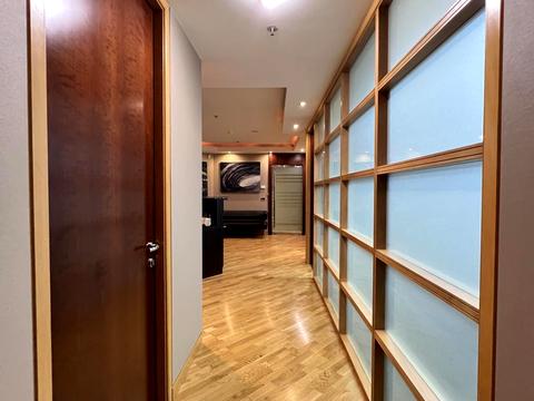 комерційна за адресою Богдана Хмельницького вул., 52