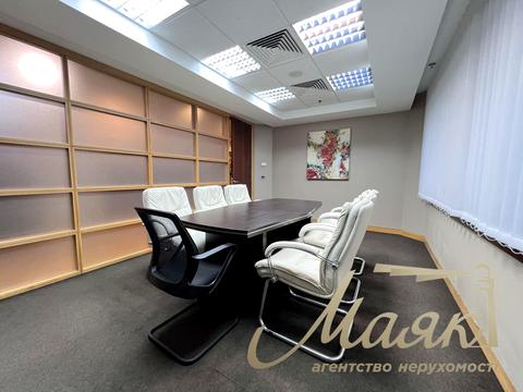 комерційна за адресою Богдана Хмельницького вул., 52