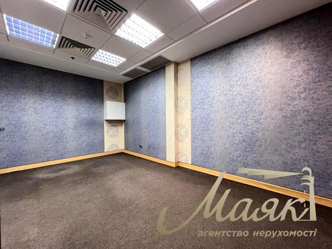 комерційна за адресою Богдана Хмельницького вул., 52