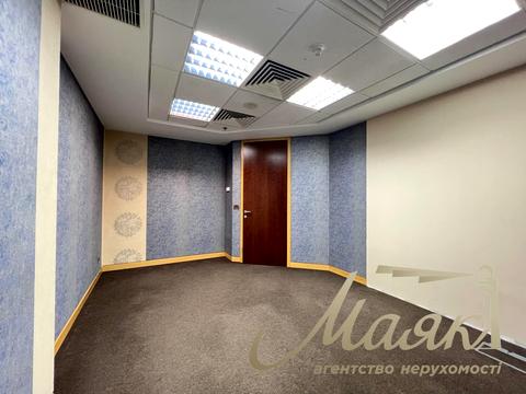 комерційна за адресою Богдана Хмельницького вул., 52