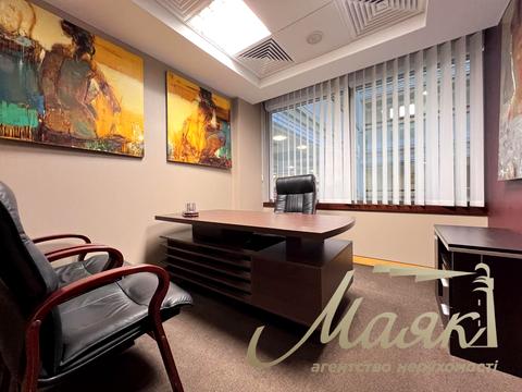 комерційна за адресою Богдана Хмельницького вул., 52