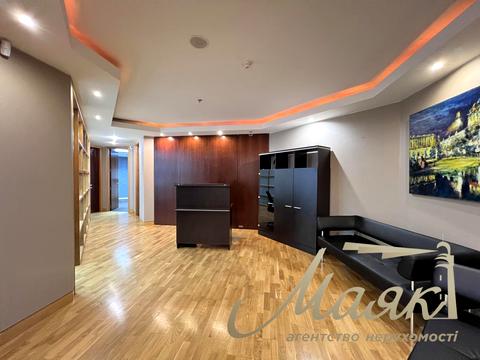 комерційна за адресою Богдана Хмельницького вул., 52