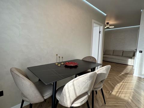 квартира за адресою Степана Бандери вул., 77-Б