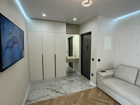 квартира за адресою Степана Бандери вул., 77-Б