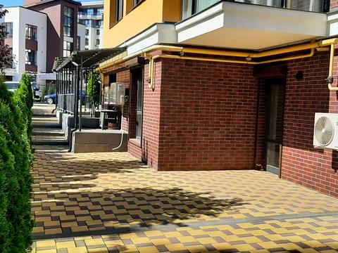 комерційна за адресою Прорізна вул., 13