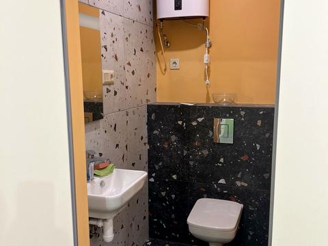 комерційна за адресою Прорізна вул., 13