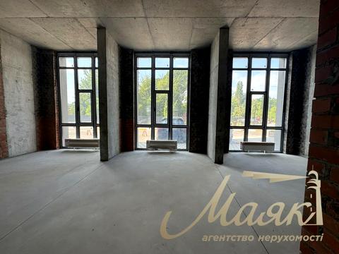 комерційна за адресою Любомира Гузара просп. (Космонавта Комарова), 15