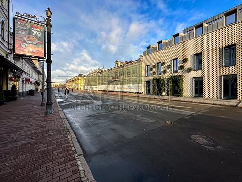 комерційна за адресою Петра Сагайдачного вул., 18