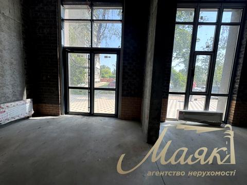 комерційна за адресою Любомира Гузара просп. (Космонавта Комарова), 15