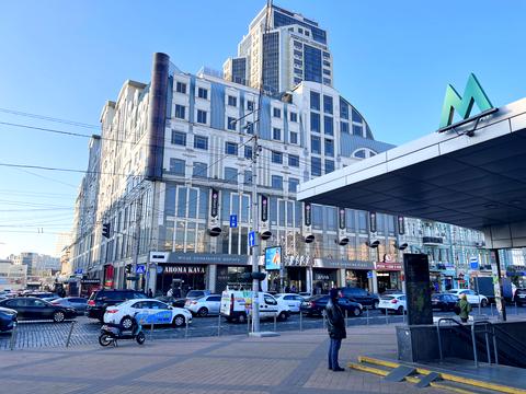 паркомісце за адресою Велика Васильківська вул. (Червоноармійська), 72