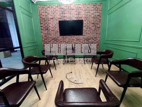комерційна за адресою Волинська вул., 4