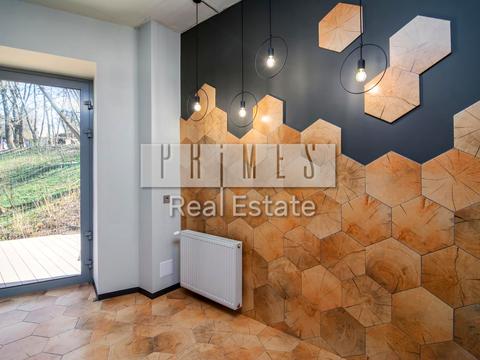 комерційна за адресою Спортивна пл., 6